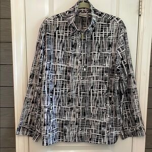 Zenergy by Chico’s Neema Black/White Abstract Longsleeve Zip Jacket XL 16 EUC
